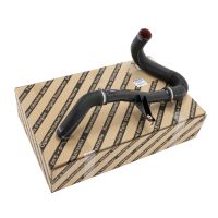 Ladeluftschlauch links am Kühler