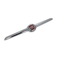 Verkleidung vorne Stoßstange für das Emblem