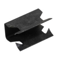 Halter für die hintere Zierleiste an der Stoßstange