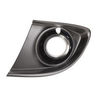 Verkleidung unten rechts an der vorderen Stoßstange